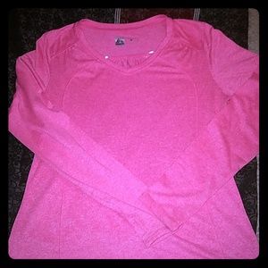 Long sleeve active wear shirt